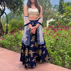 Women’s size 4 lehenga with mirrored top and dupatta